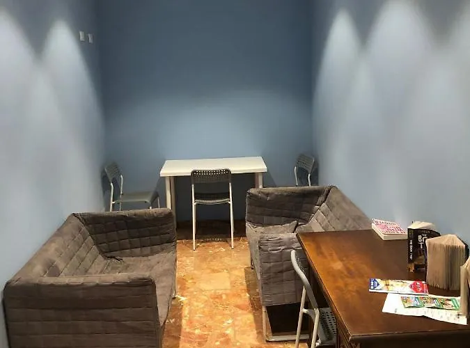 招待所 Novoli 3*